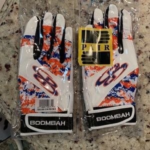 Softball batting gloves